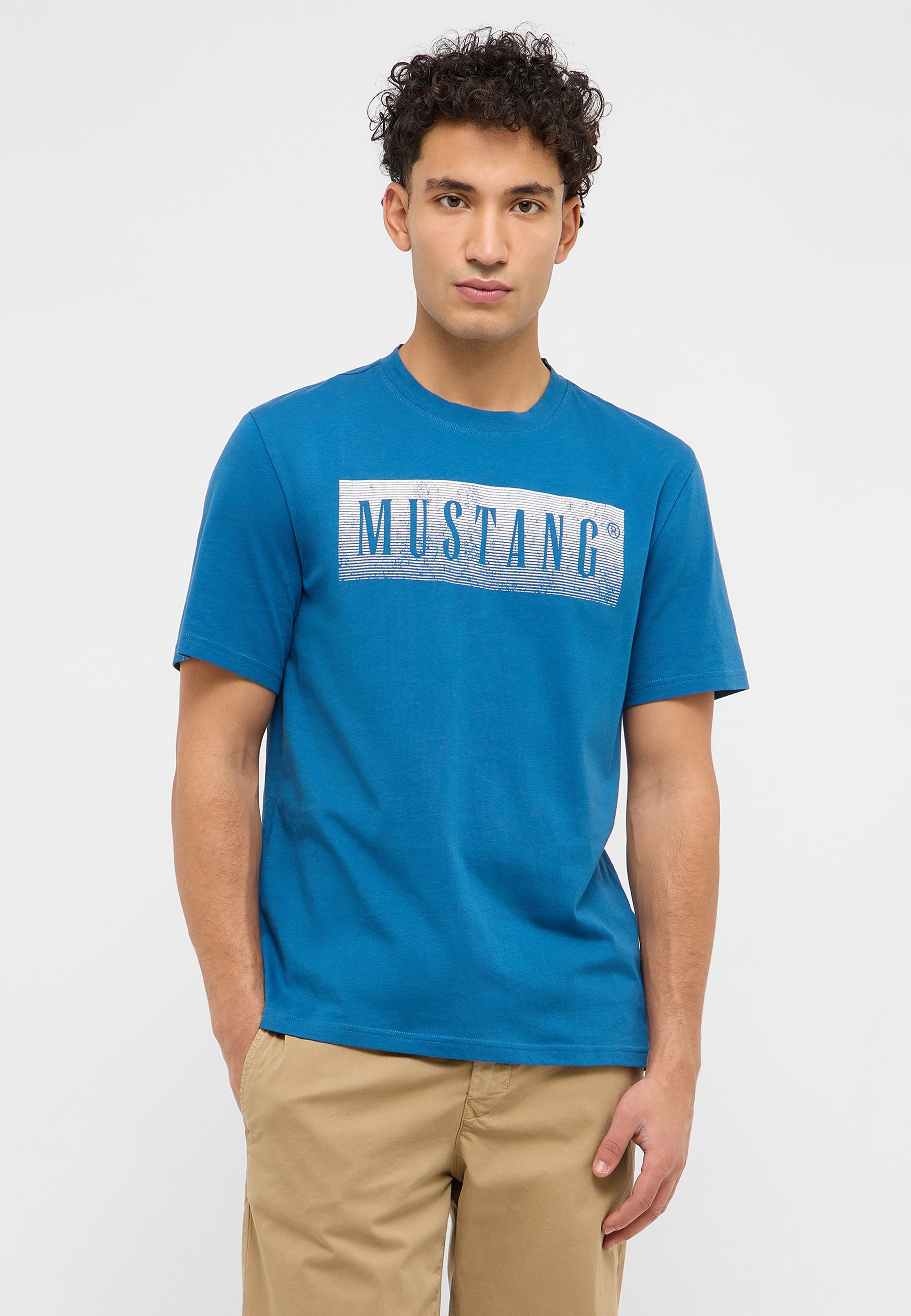 Bekleidung, T-shirt, Ärmel, Hemd, Person