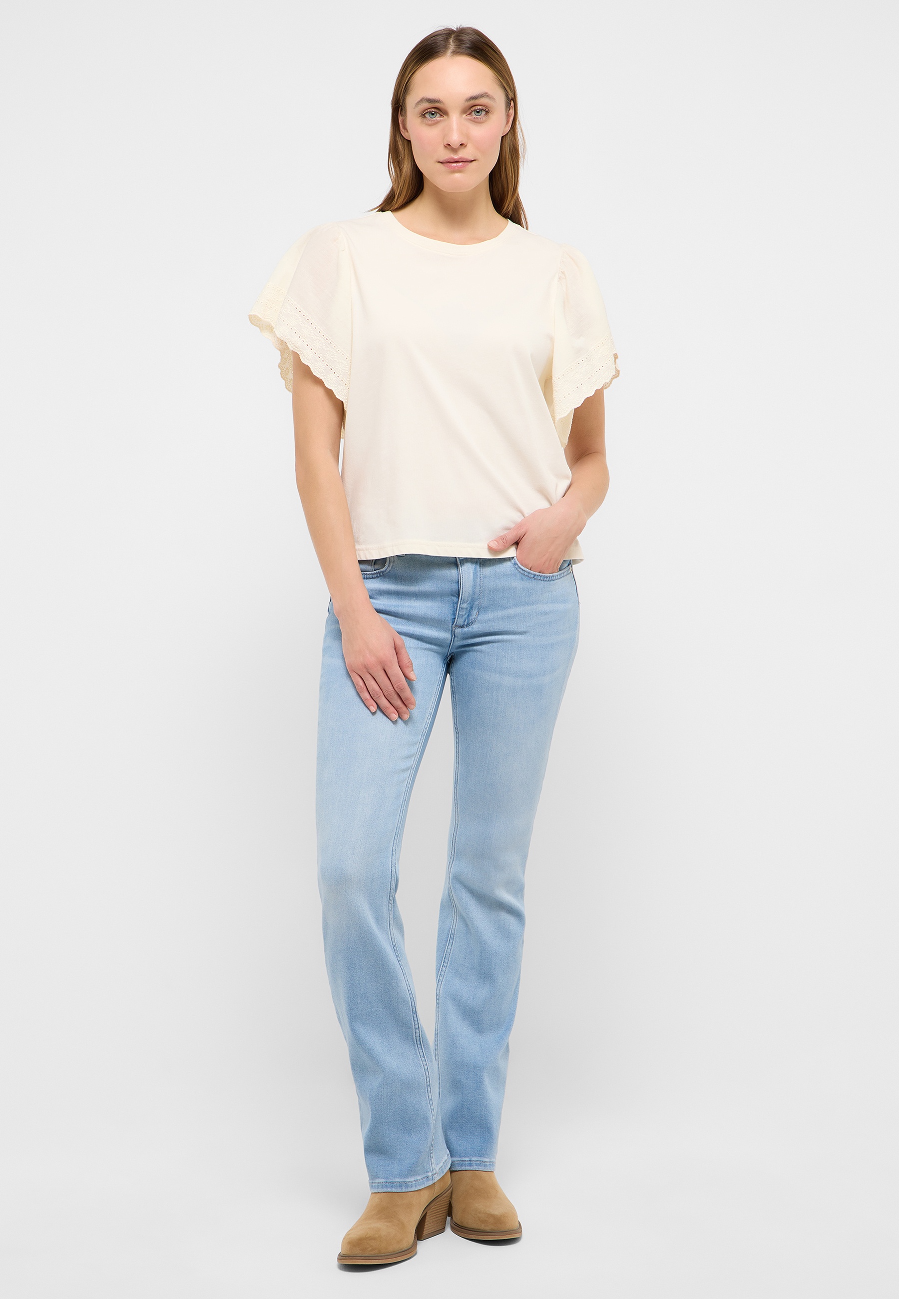 Hosen, Bluse, Jeans, T-shirt, Person