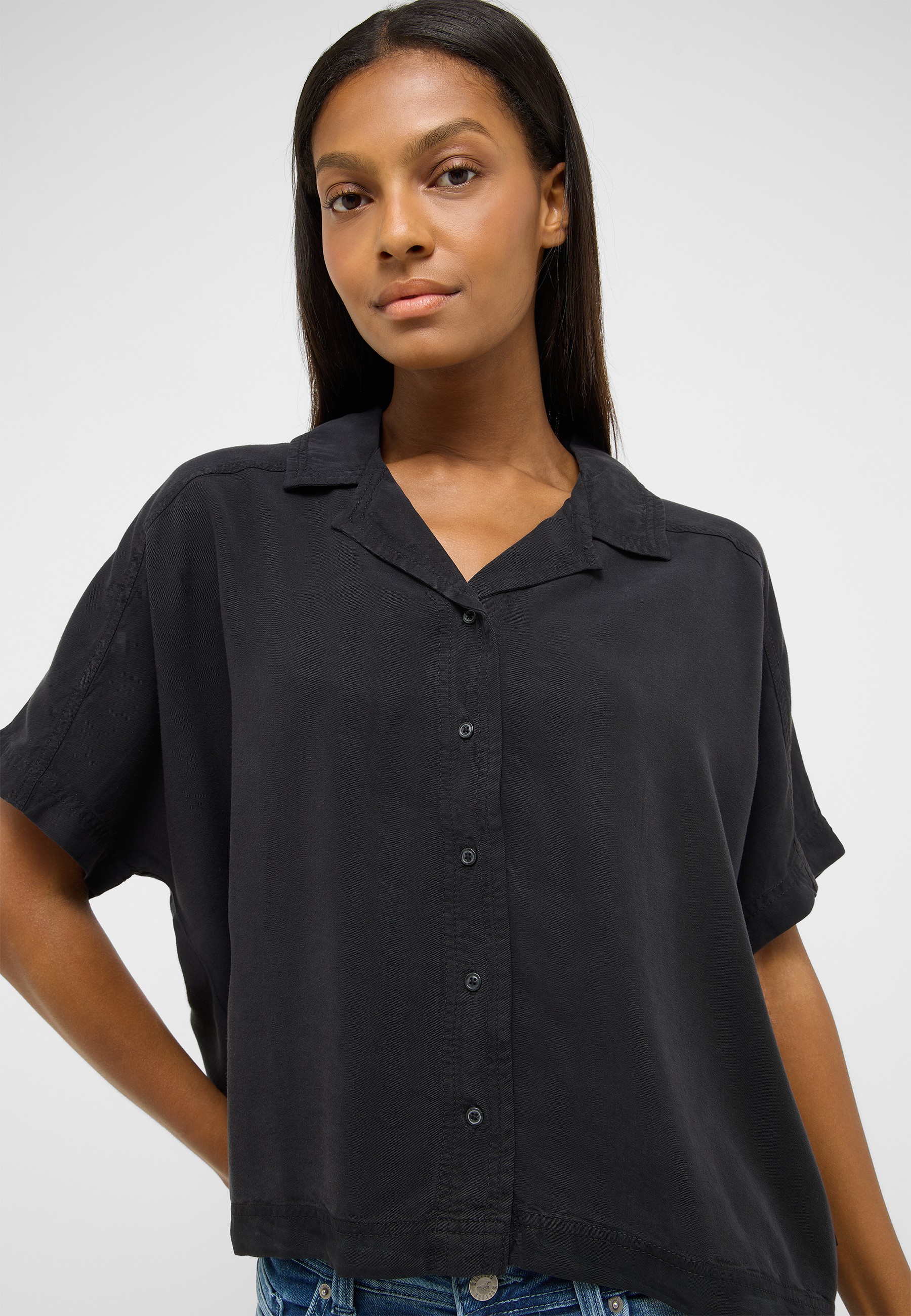 hem shirt, kurzarmig, Kragen, schwarz, Knöpfe