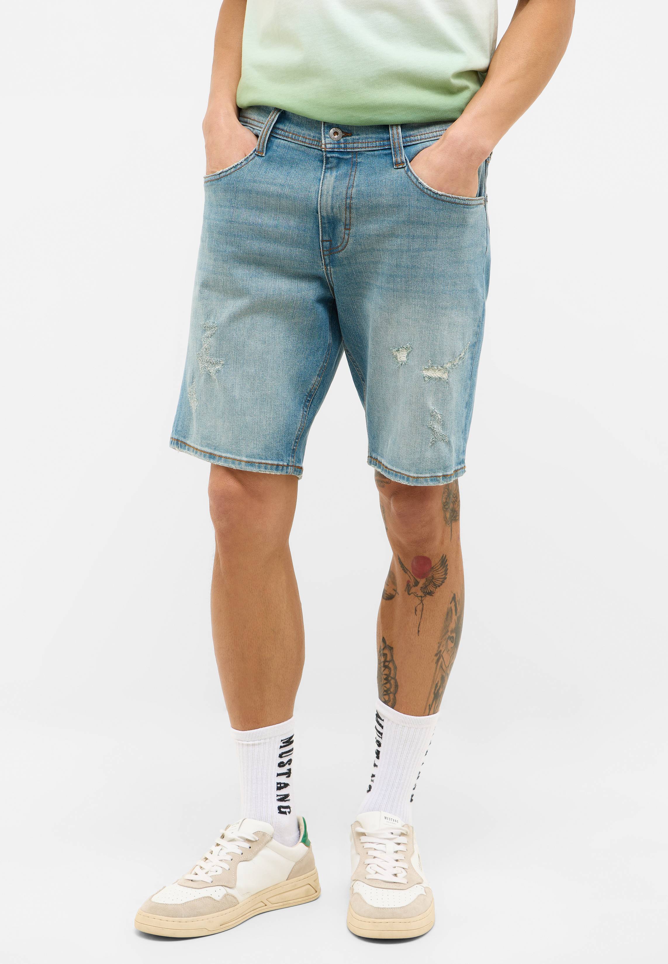 Kurze Hose, Schuh, Sneaker, Hosen, Tätowierung