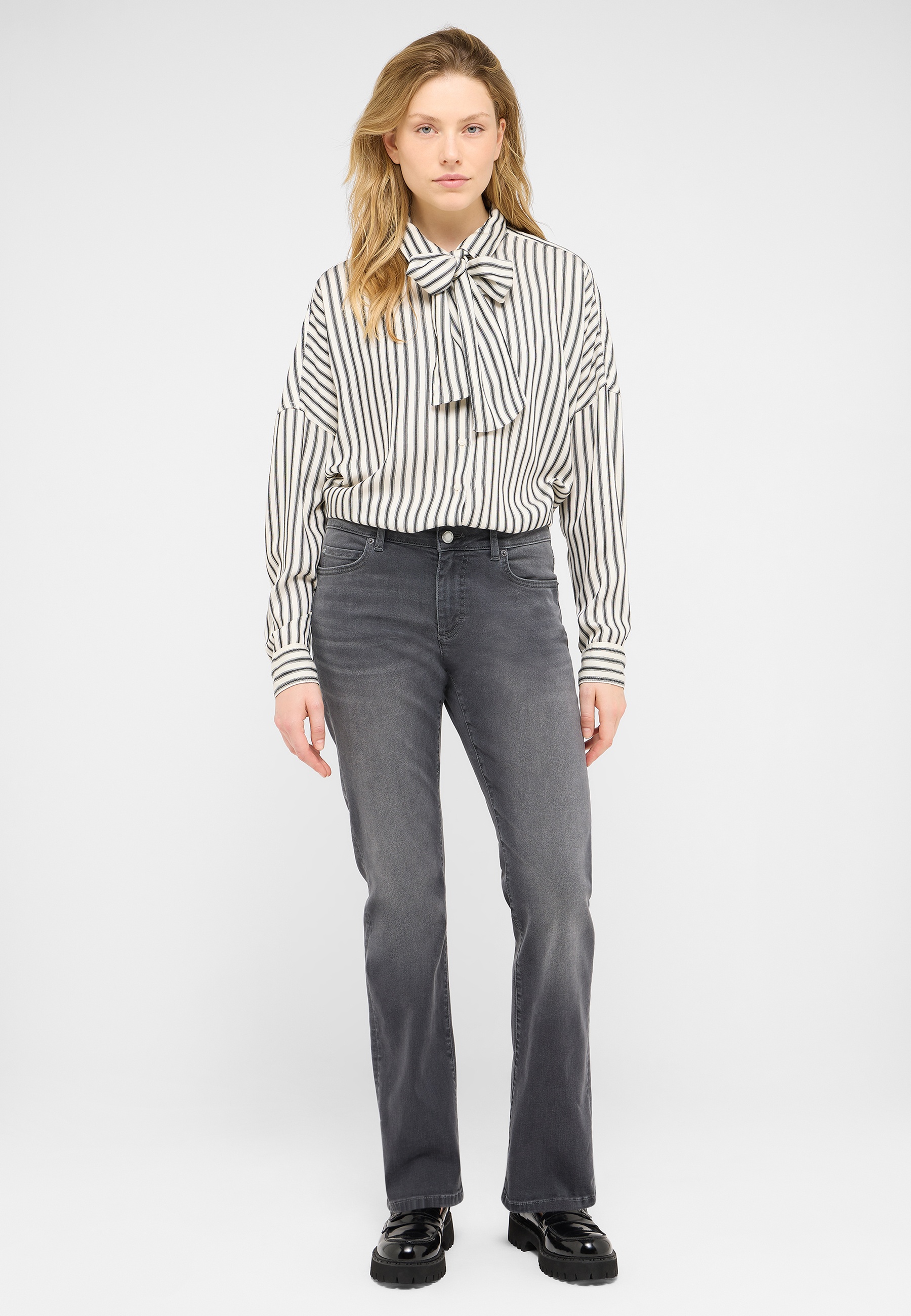 Bluse, Kleidung, Hemd, Hosen, Person