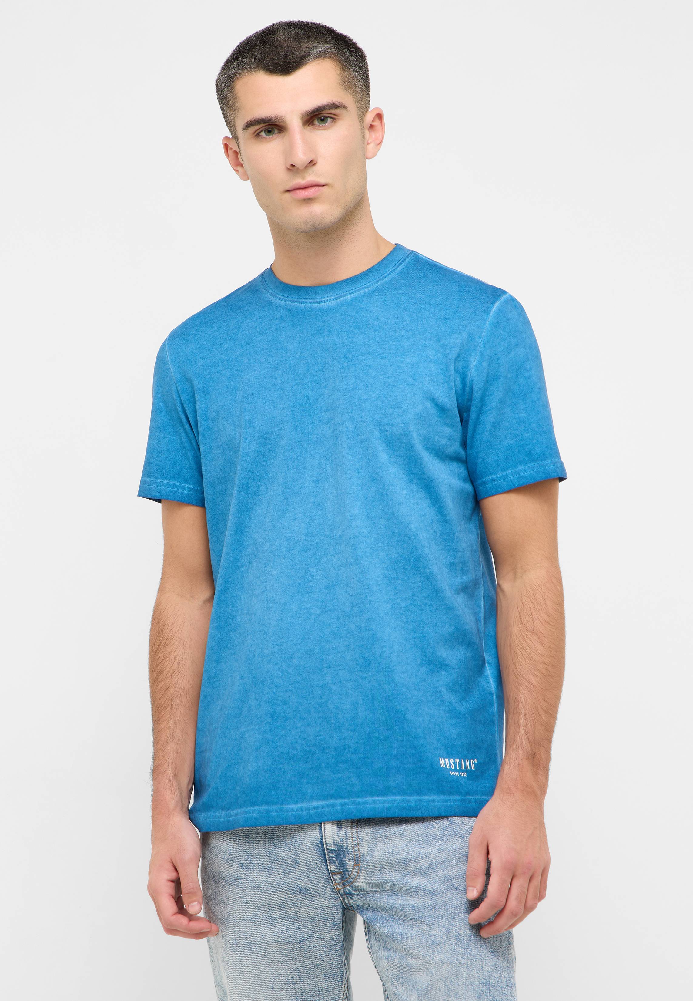 Bekleidung, T-shirt, Person, Ärmel