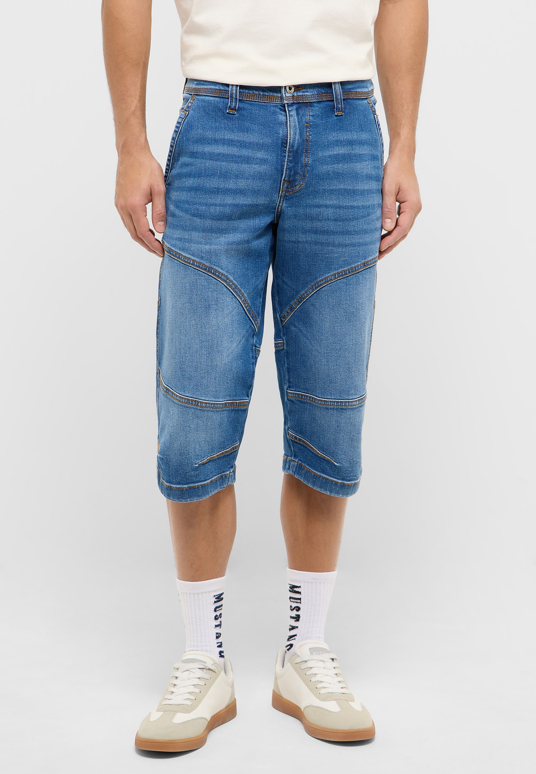 Kurze Hose, Hosen, Jeanshose, Schuh, Sneaker