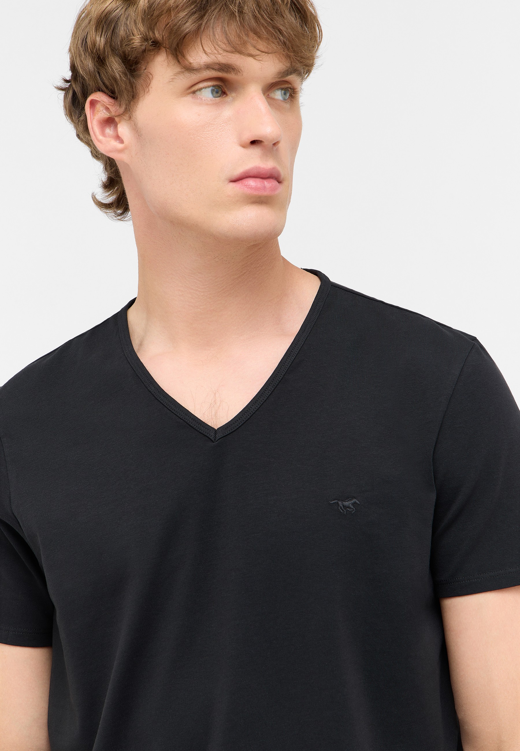 T-shirt, Gesicht, Kopf, Hals, Person