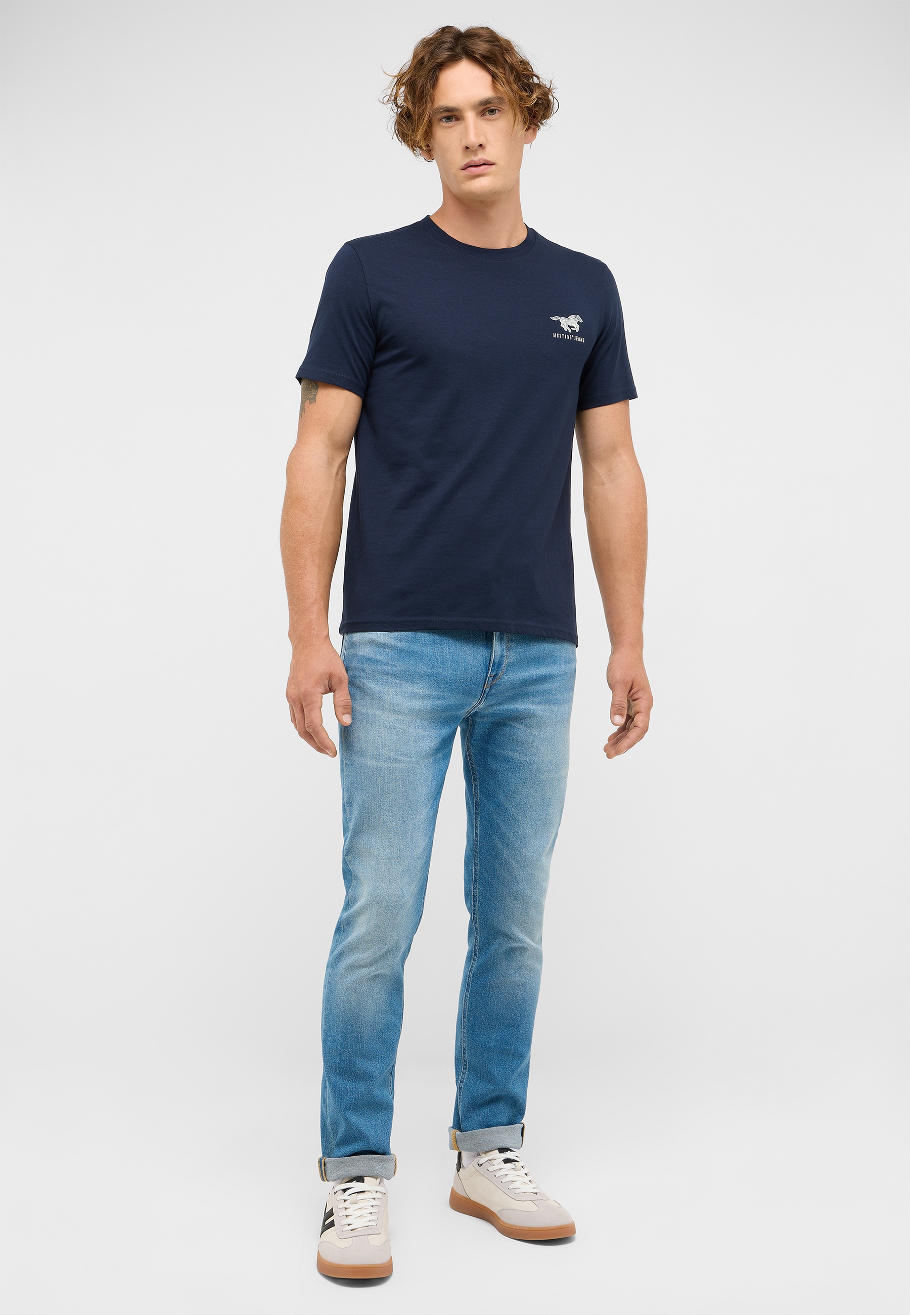 Hosen, T-shirt, Person, Stehend, Jeanshose