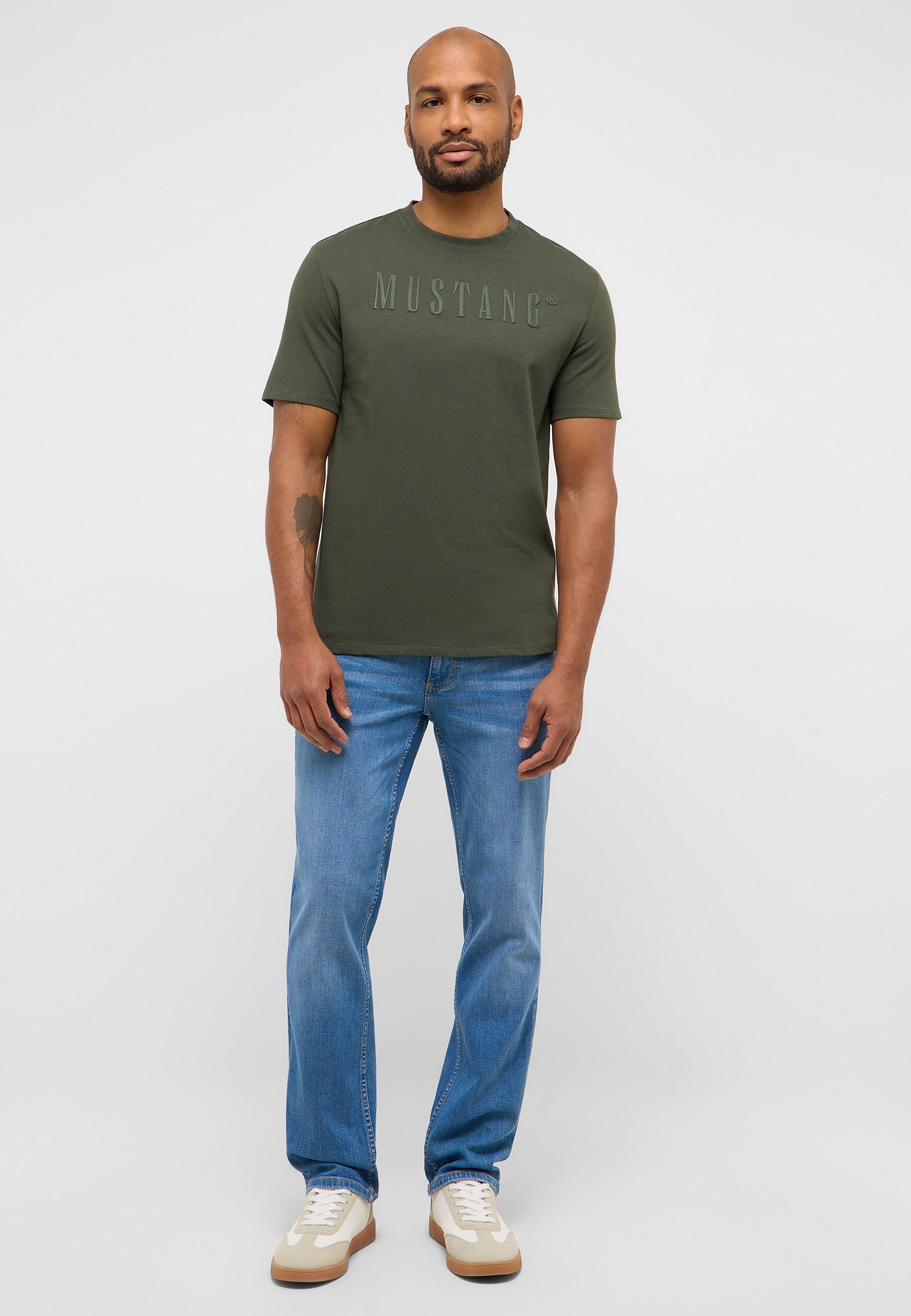T-shirt, Hosen, Person, Stehend, Jeanshose