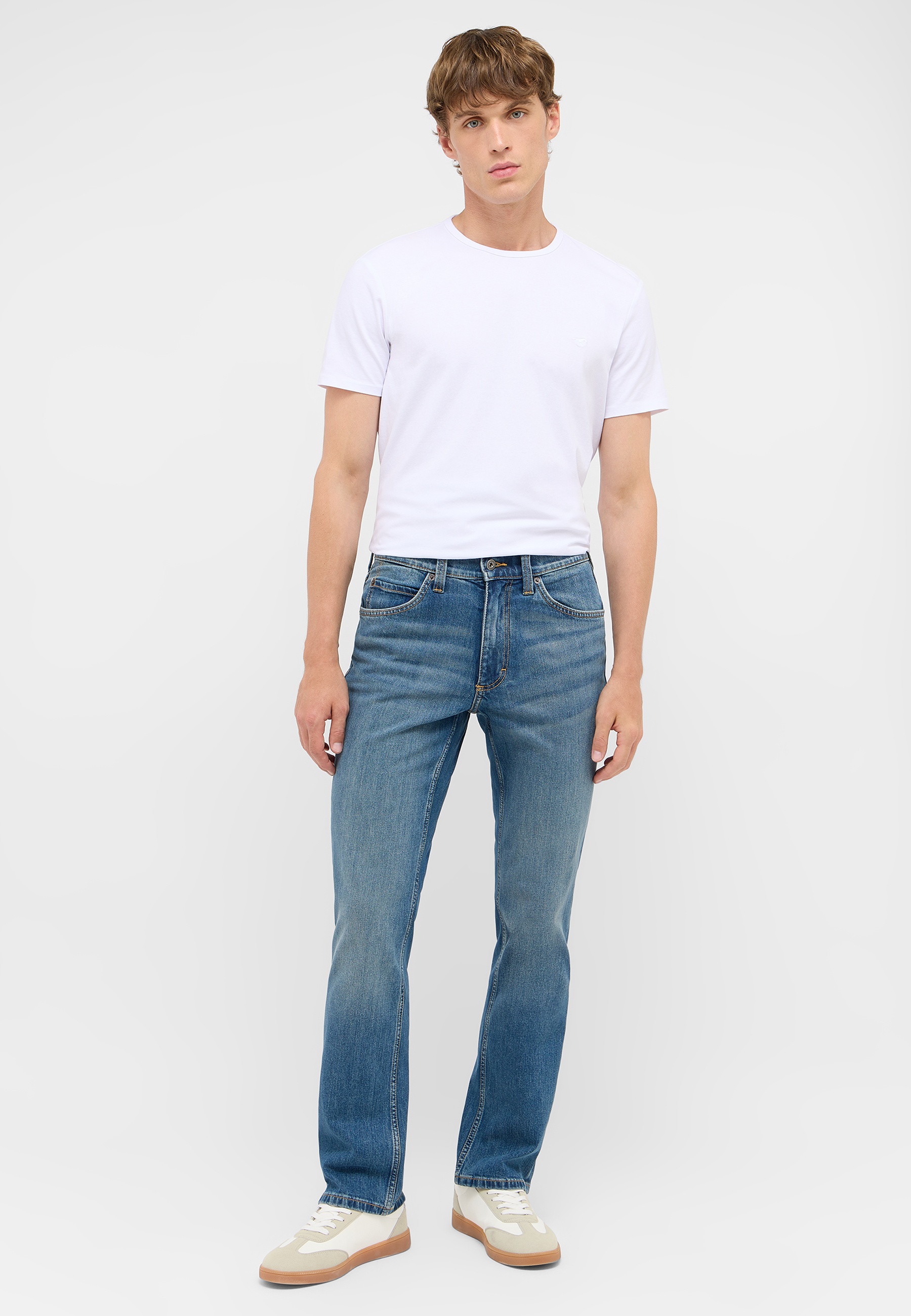 T-Shirt, White, Crew Neck, Short Sleeve, Jeans