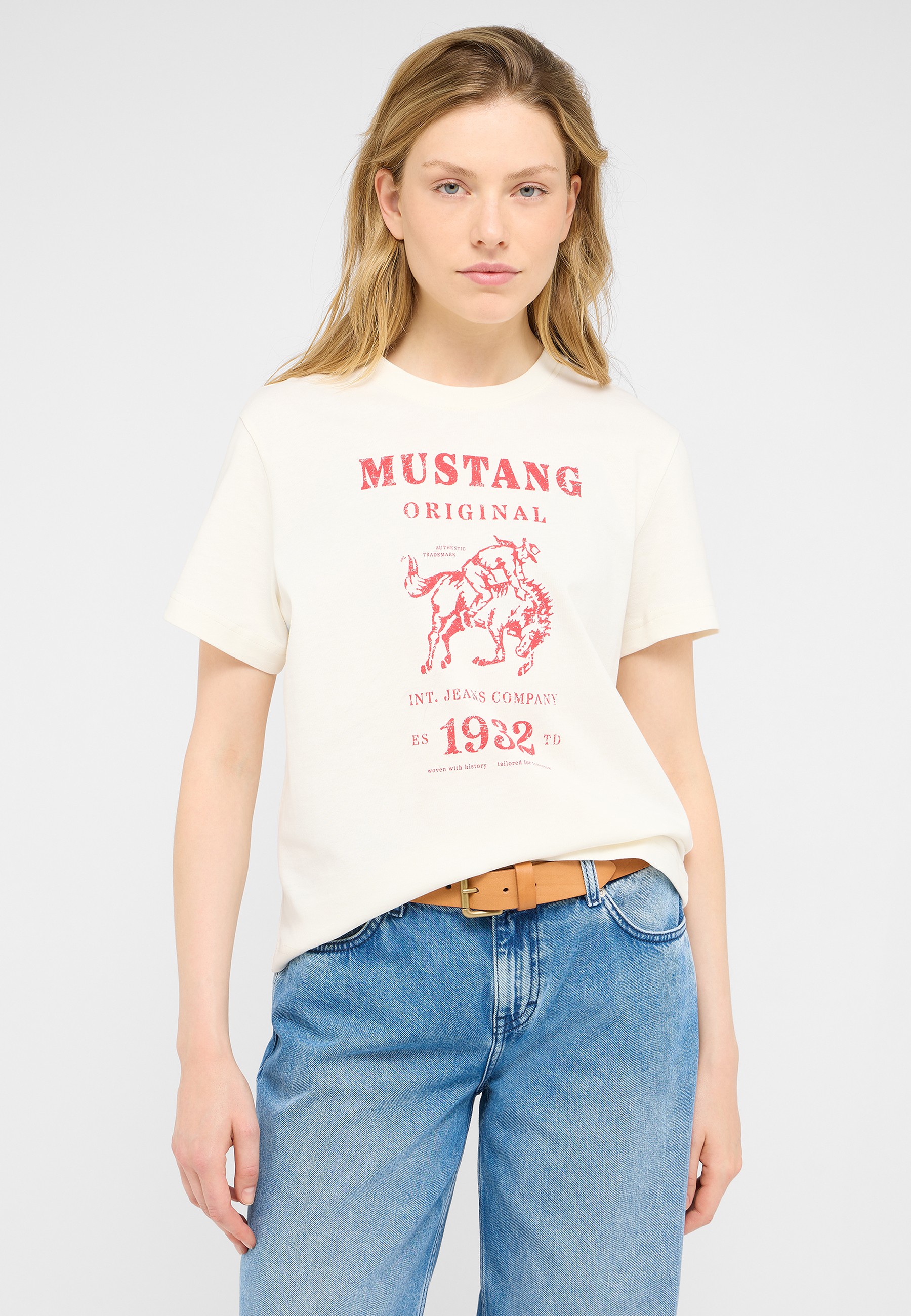 Bekleidung, T-shirt, Hosen, Person, Hemd
