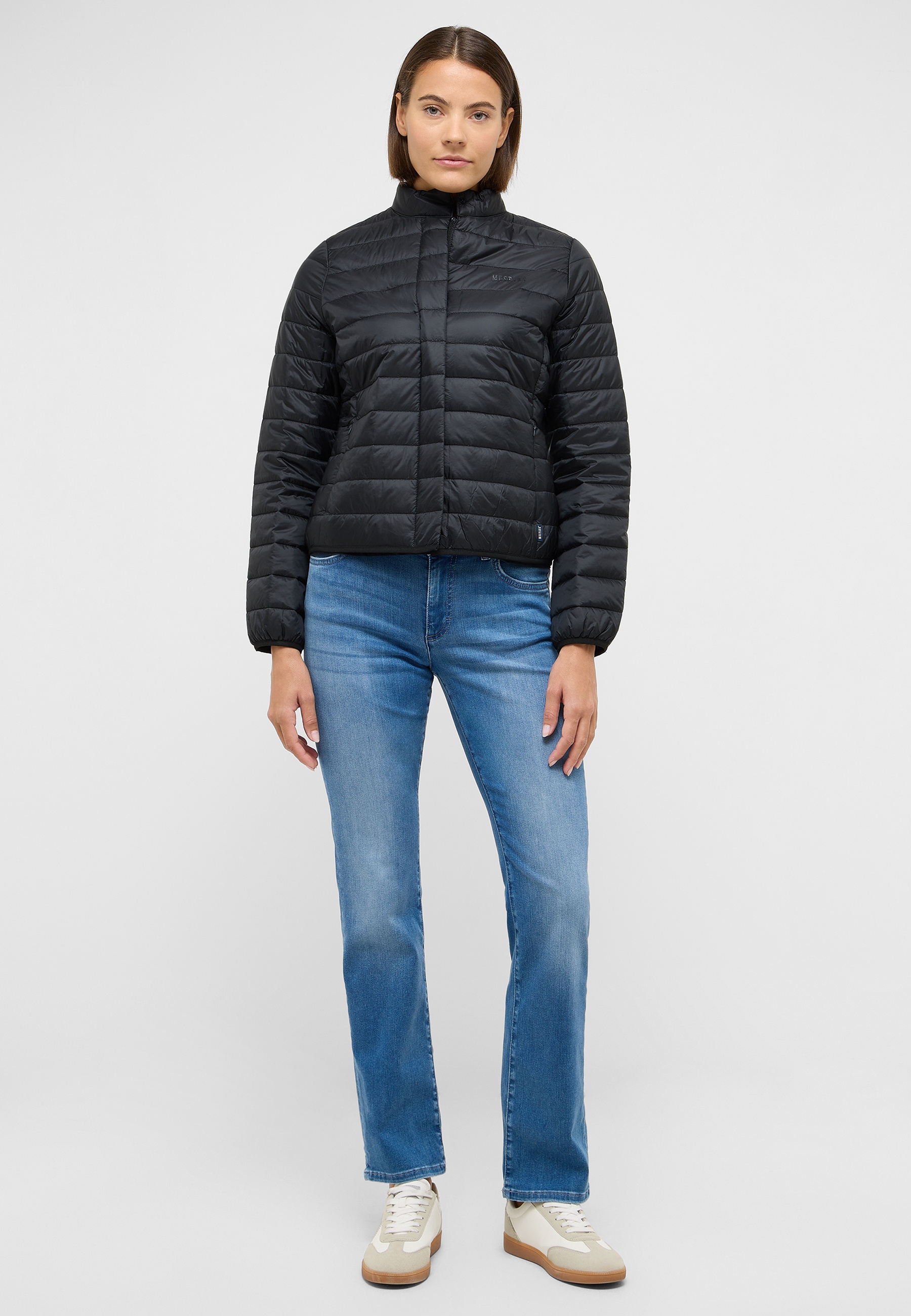 Mantel, Jacke, Hosen, Jeans, Person