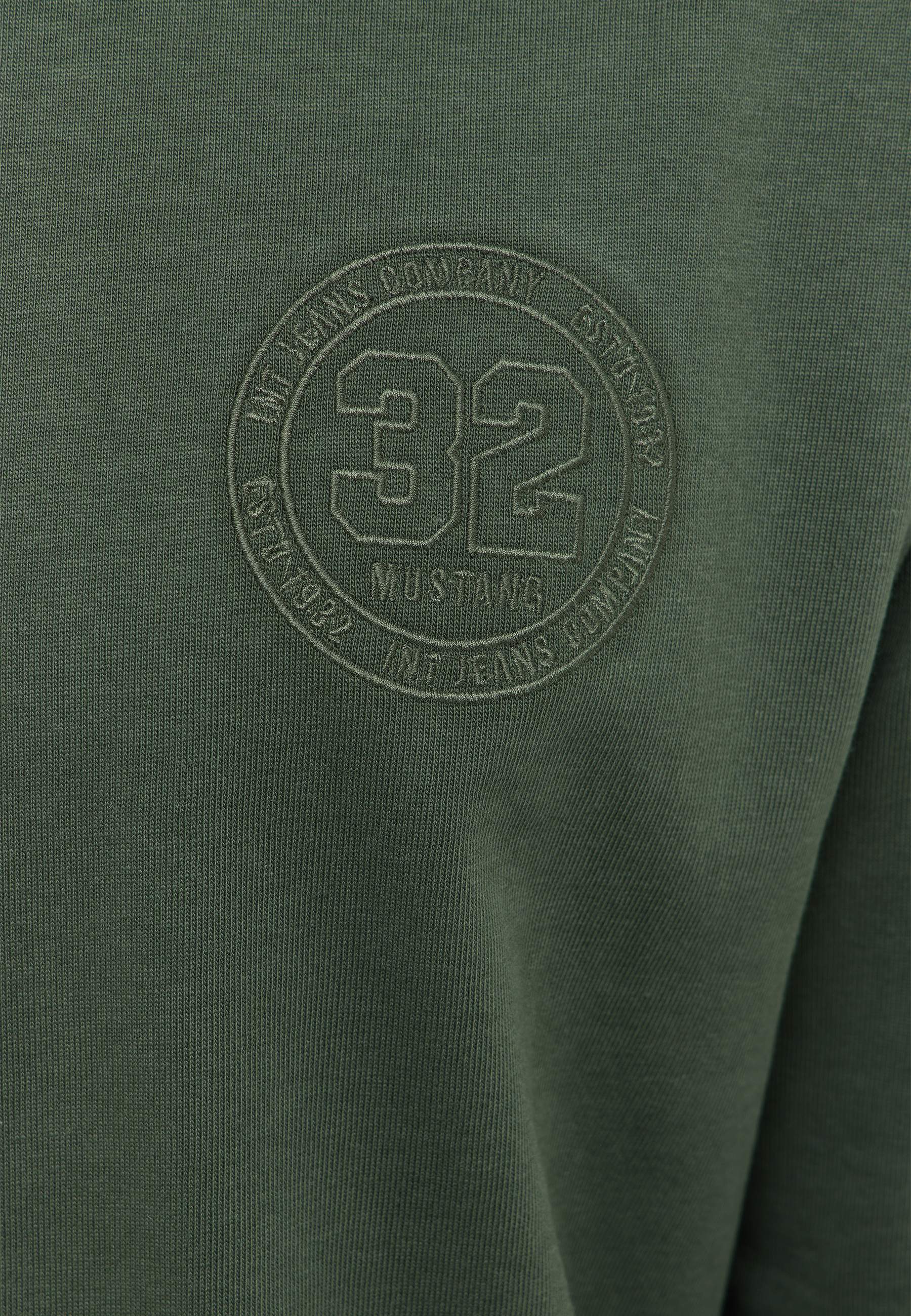 Bekleidung, Langarm, Ärmel, Hemd, Logo