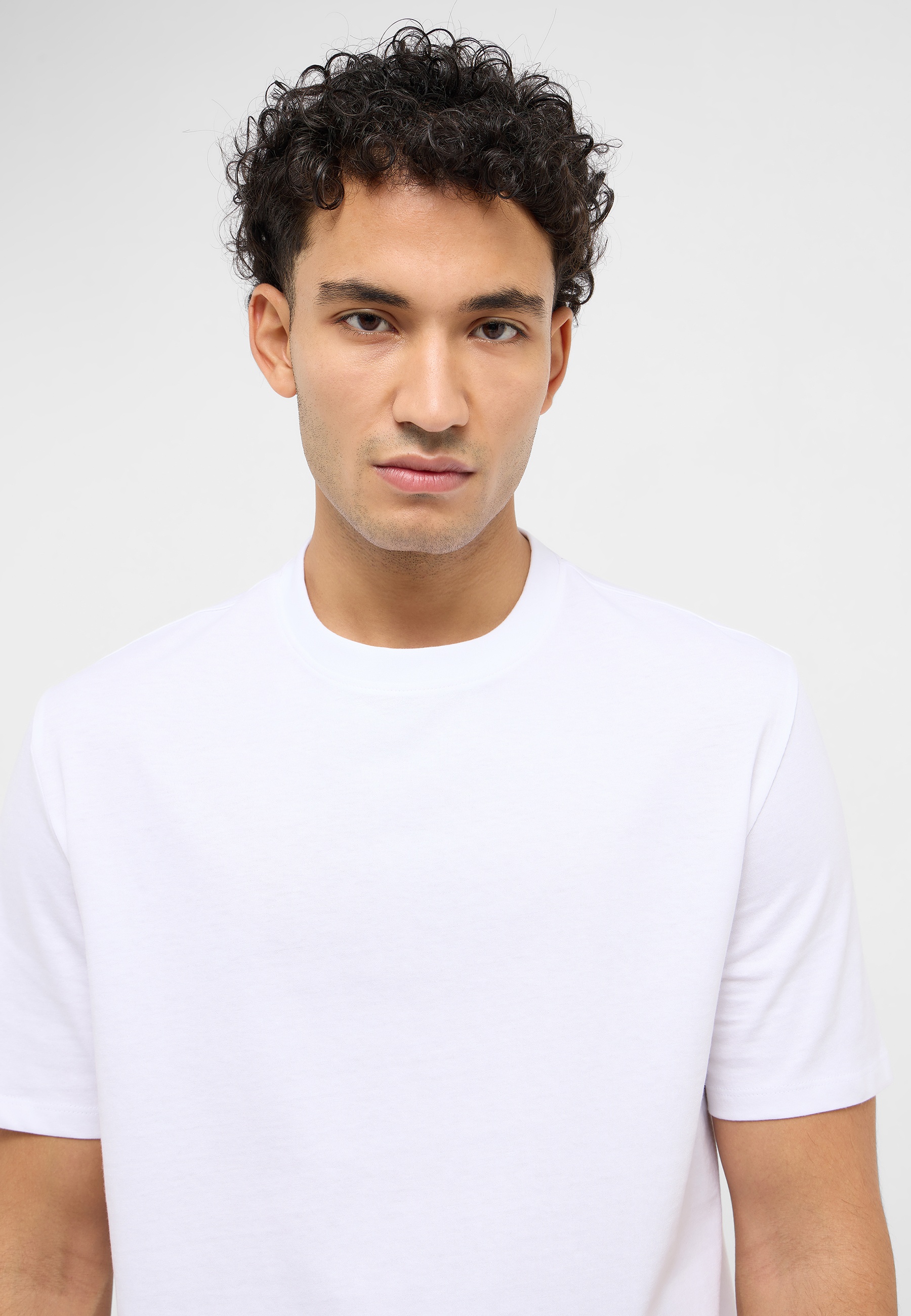 T-shirt, Gesicht, Kopf, Hals, Portrait