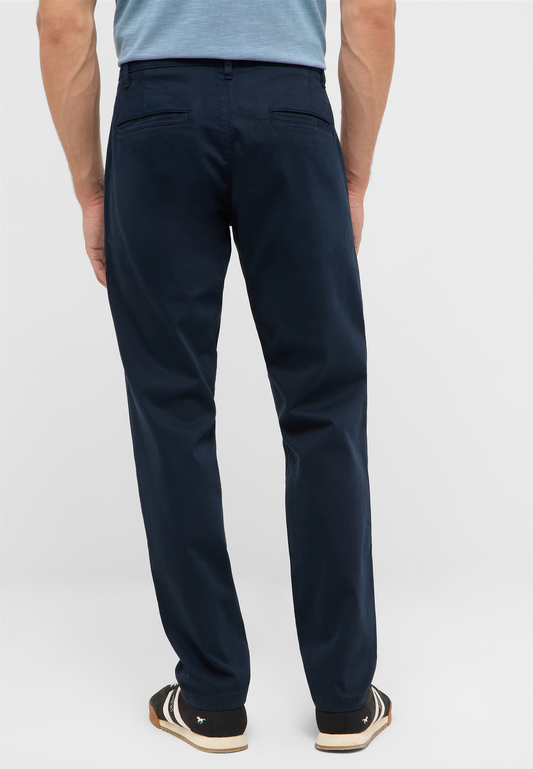 Hose Style Brad Chino Essentials