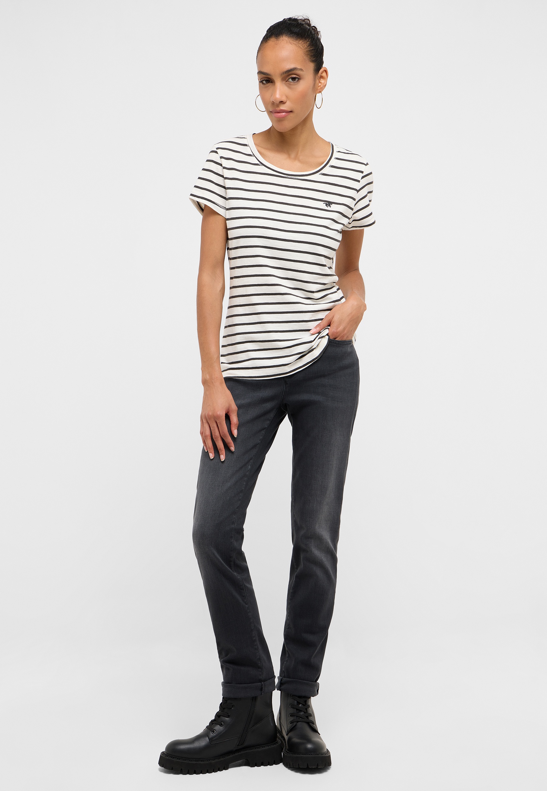 Bekleidung, Hosen, T-shirt, Person, Bluse