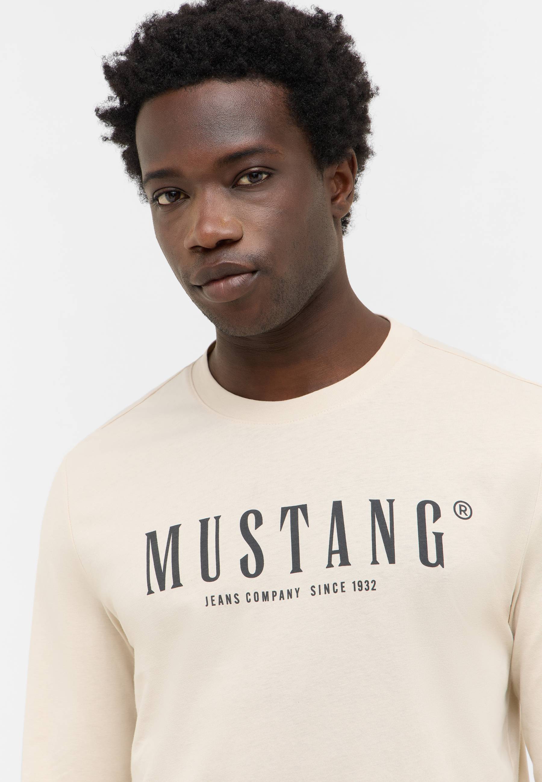 T-shirt, Kopf, Gesicht, Hals, Portrait