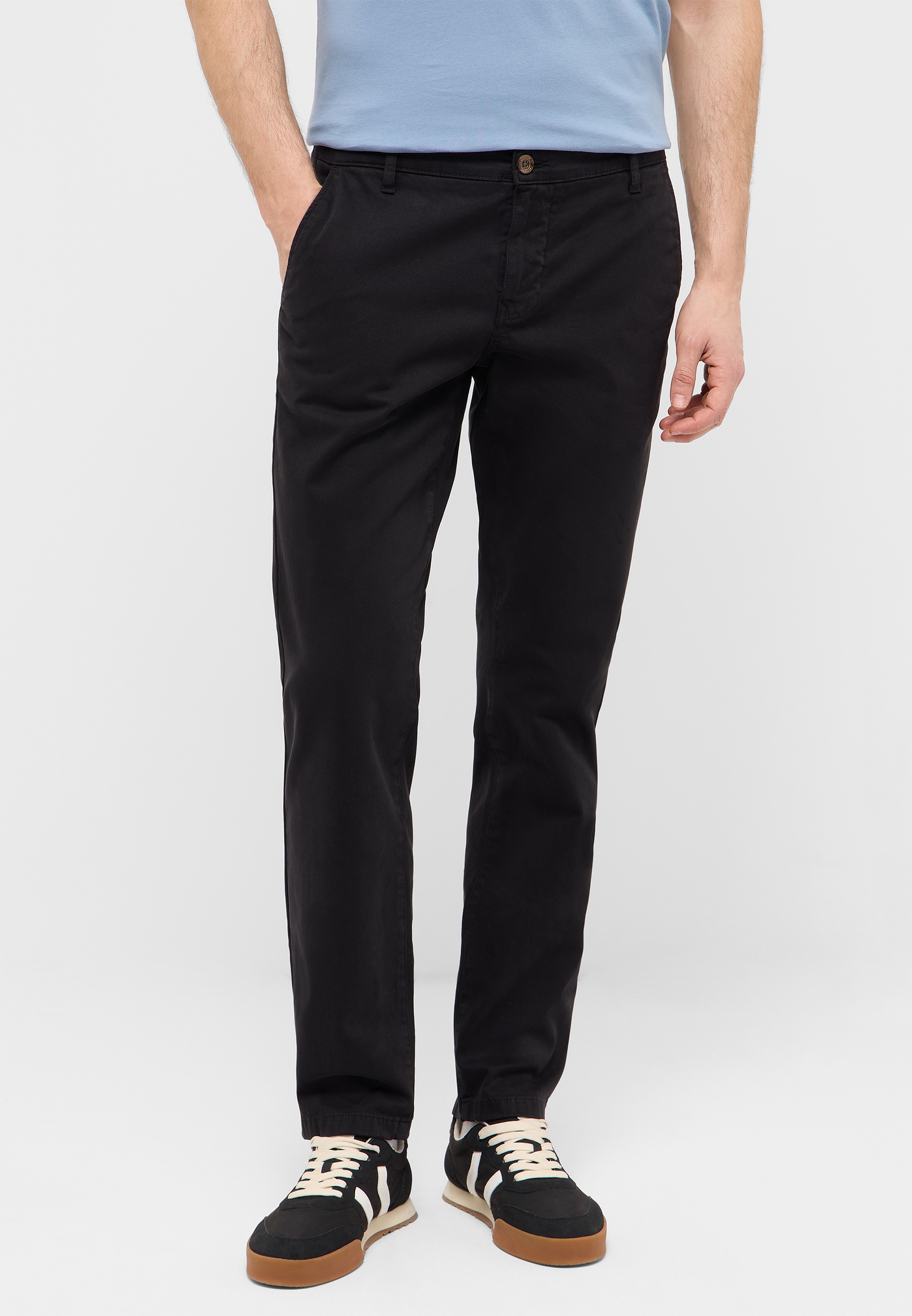 Hose Style Brad Chino Essentials