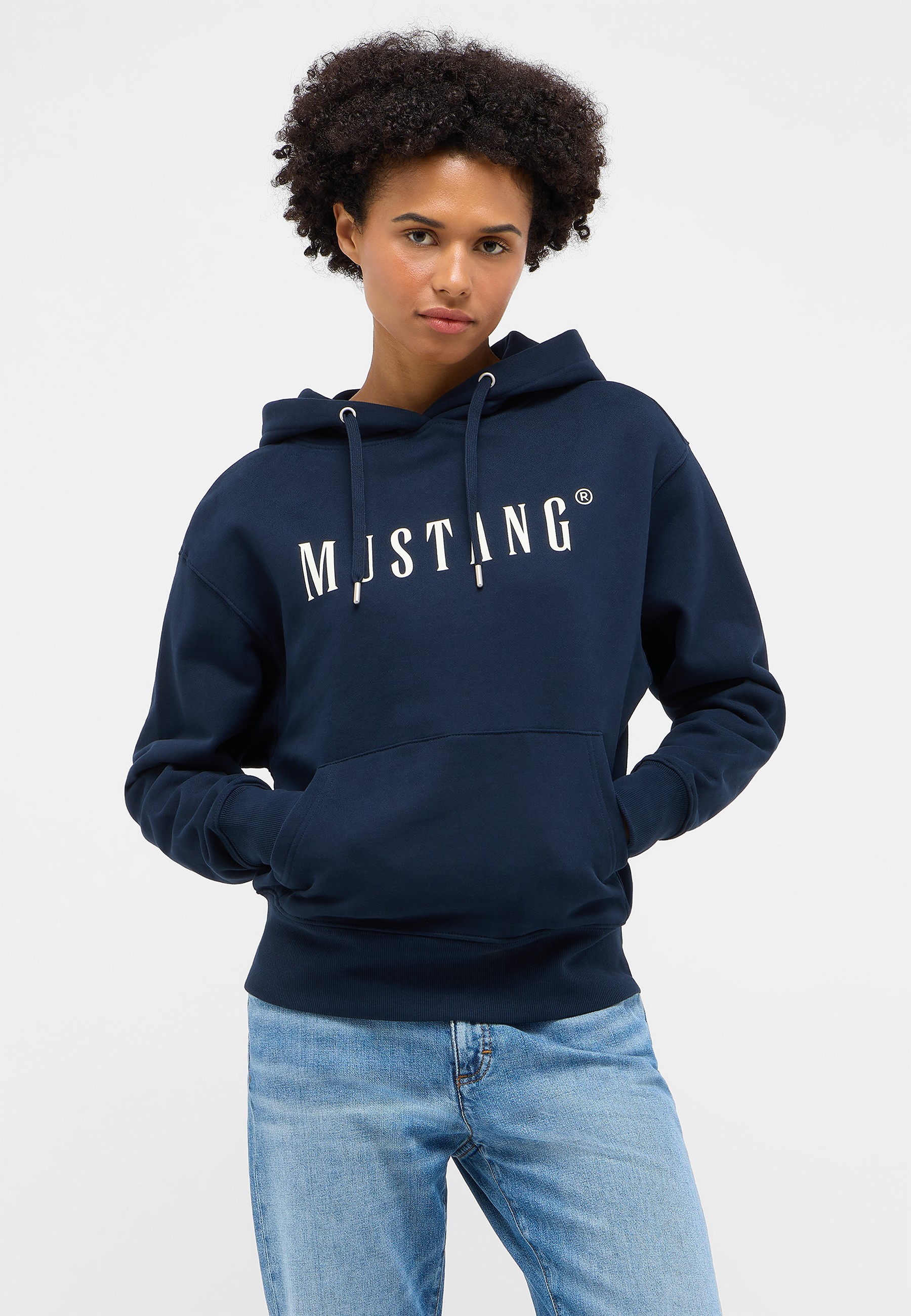 Strickwaren, Pullover, Sweatshirt, Kapuzenpulli, Jeanshose