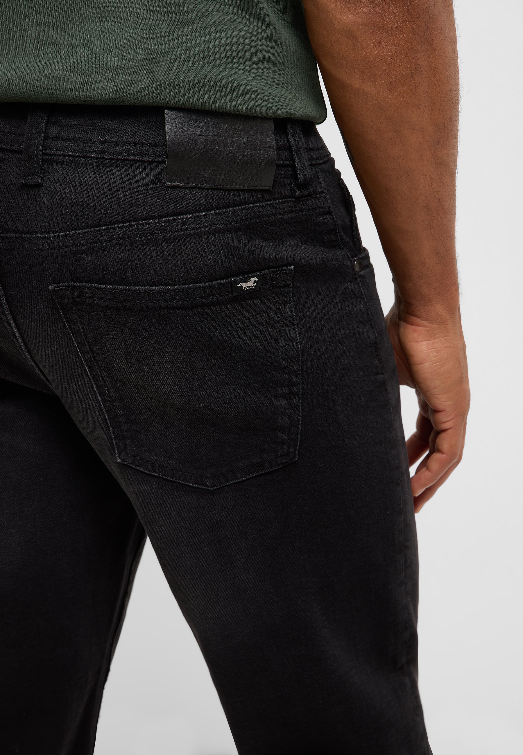 Hosen, Jeans, Erwachsener, Mann, Person