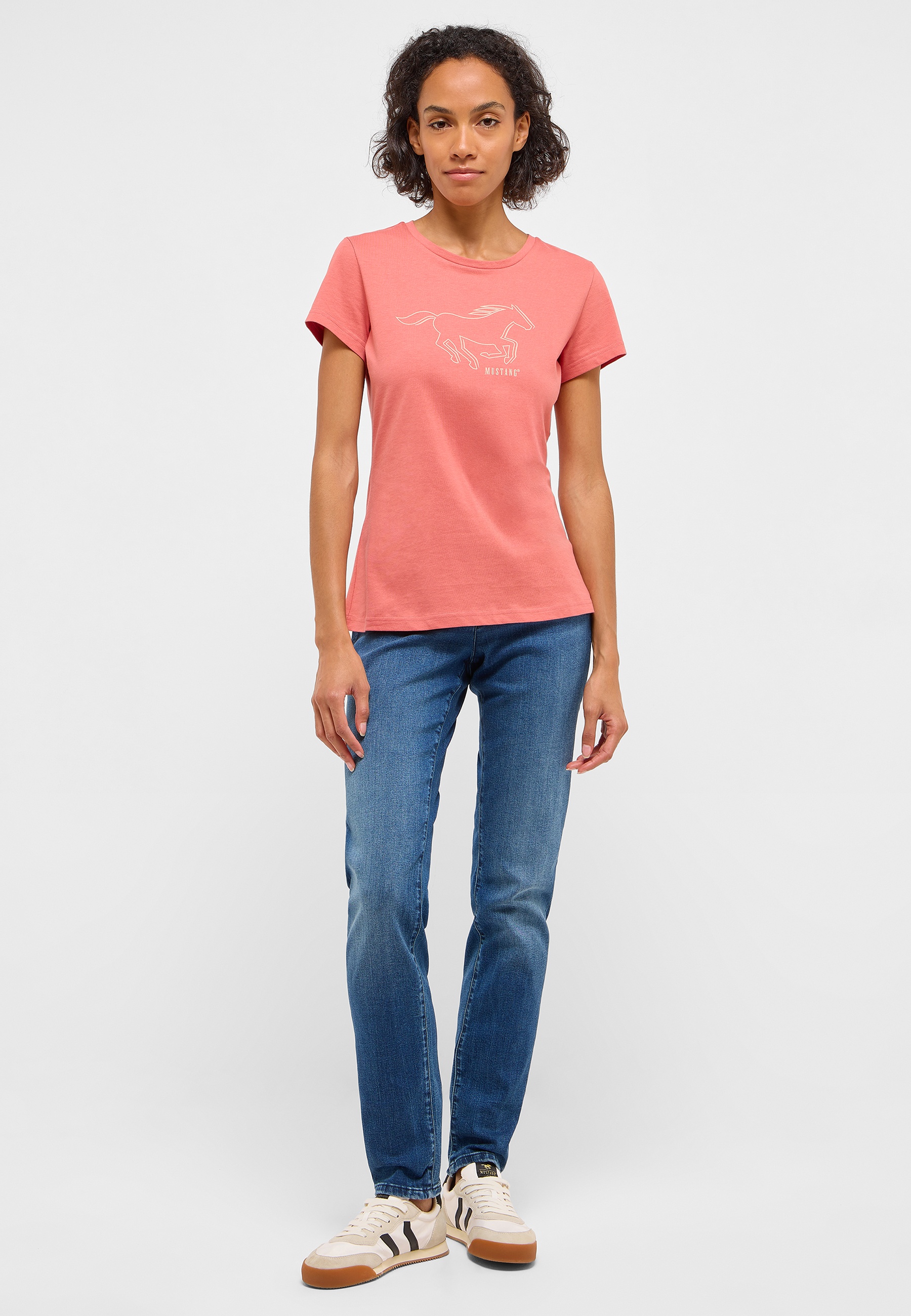 Bekleidung, T-shirt, Hosen, Person, Jeans