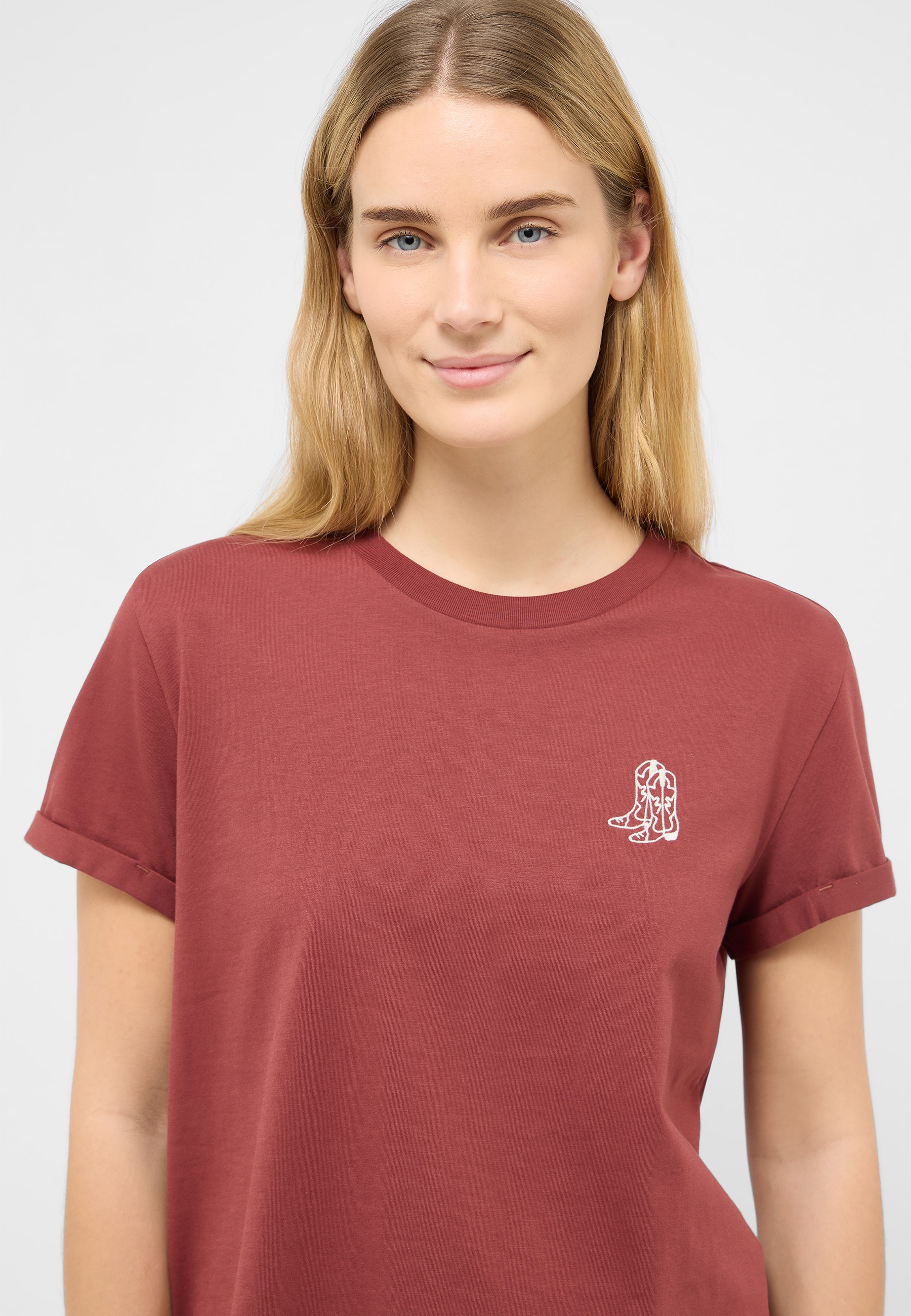 t-shirt, kurzärmlig, runde Ausschnitt, rostrot, kleines Motiv